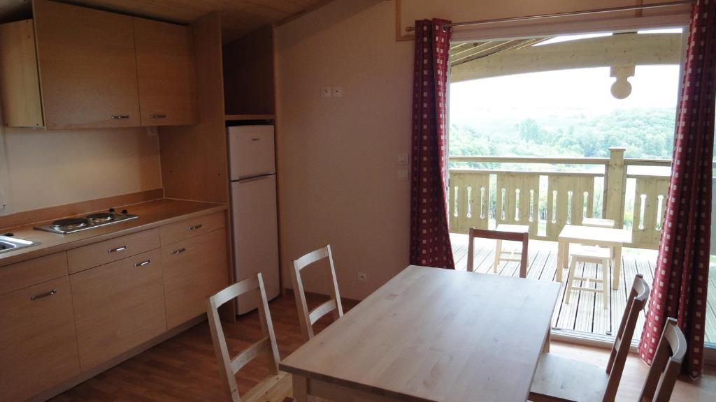Отель Chalet Domaine De Combe Ramond Veilhes Номер фото